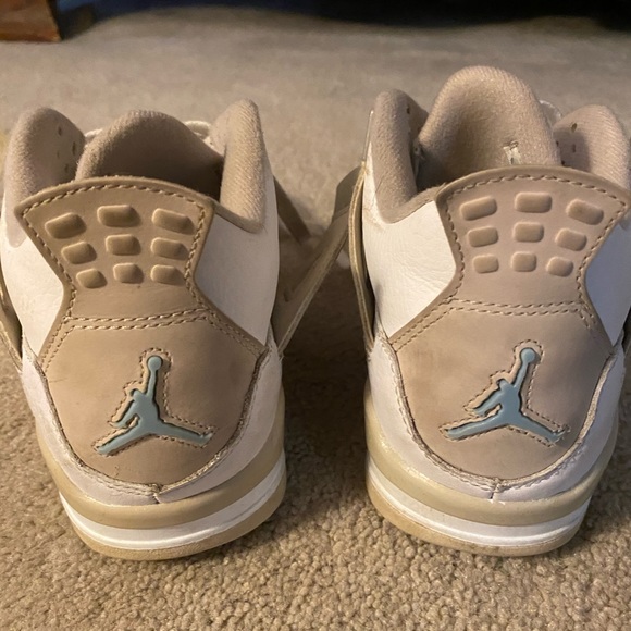 youth jordans size 5